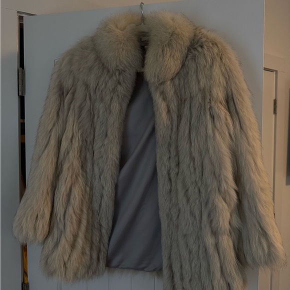100% Fox Fur Coat - Picture 6 of 10